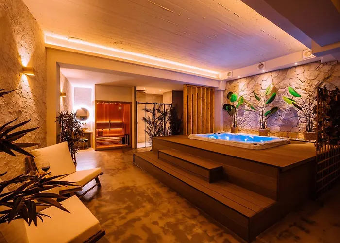 Romantische Met Jacuzzi & Sauna - Dichtbij Stadscentrum Appartement