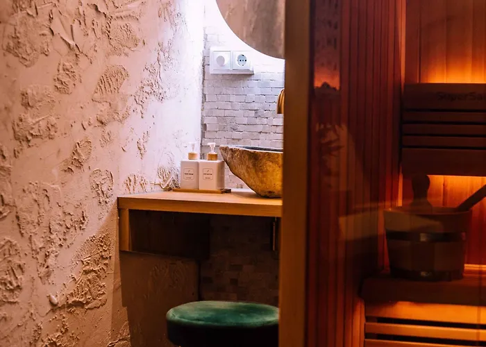 Romantische Met Jacuzzi & Sauna - Dichtbij Stadscentrum