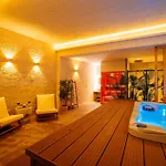 Romantische Met Jacuzzi & Sauna - Dichtbij Stadscentrum Daire Eindhoven