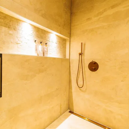 Lägenhet Romantische Met Jacuzzi & Sauna - Dichtbij Stadscentrum *