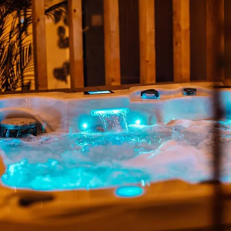 Romantische Met Jacuzzi & Sauna - Dichtbij Stadscentrum * Eindhoven