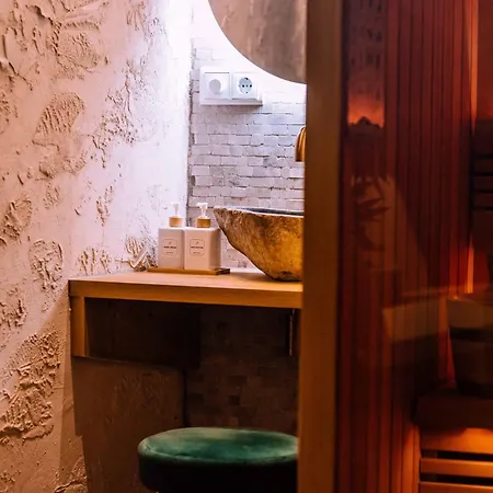 Romantische Met Jacuzzi & Sauna - Dichtbij Stadscentrum