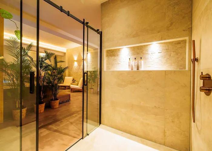 Romantische Met Jacuzzi & Sauna - Dichtbij Stadscentrum Apartamento